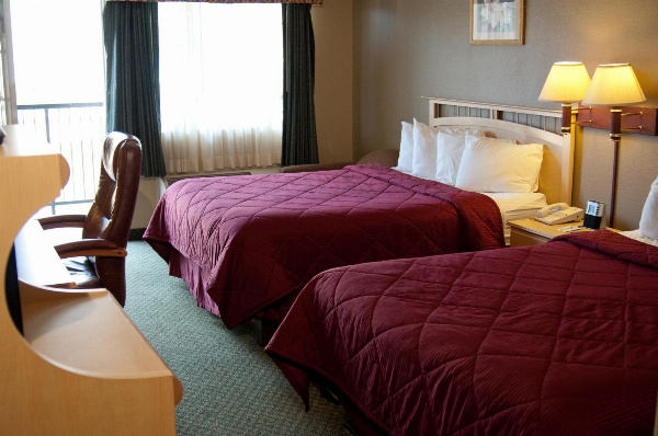 Lamplighter Inn & Suites image 4